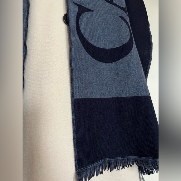 Woven LOGO scafr Canada Goose Ladies Navy - Picture 5 of 14